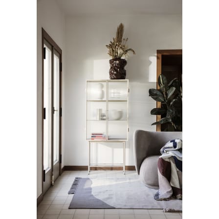 Vitrine Haze métal verre beige / Vaisselier - L 70 x H 155 cm - Verre cannelé - Ferm Living