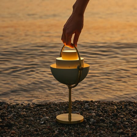 Lampe extérieur sans fil rechargeable Multi-Lite métal gris / Louis Weisdorf, 1972 - Gubi