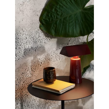 Lampe sans fil rechargeable Caret MF1 métal rouge violet /  H 22 cm - &tradition