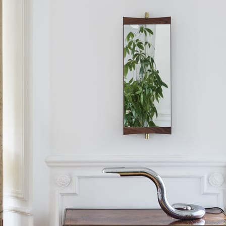 Miroir mural Vanity 1 bois naturel / L 28 x H 73,8 cm - Pivotant - Gubi