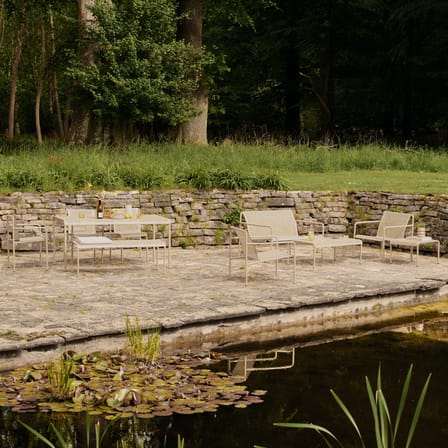 Banc avec dossier Dapple Lounge métal marron / L 131 cm - 2 places - Ferm Living