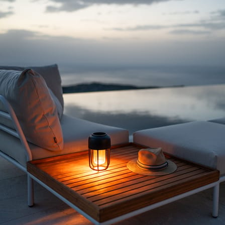 Lampe solaire d'extérieur Light N°1 métal vert / LED - Chargeur à induction inclus - Houe