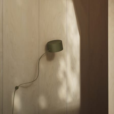 Applique avec prise Post métal vert / LED - Spot aimanté orientable - Muuto
