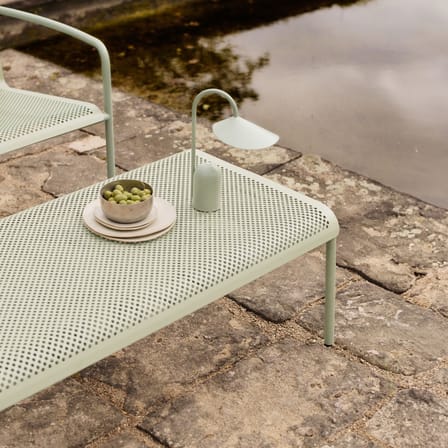 Couchtisch Dapple metall grün / 114 x 57 x H 38,5 cm - Ferm Living