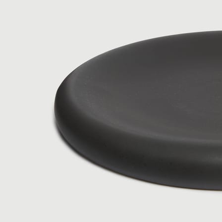 Assiette Dough céramique noir / Ø 38 x H 3,7 cm - TOOGOOD