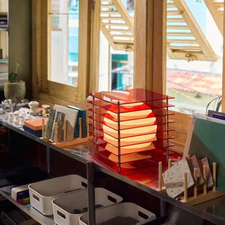 Lampe de table Lop Big Square plastique rouge / Lauréat Archiproducts Design Award - BANG