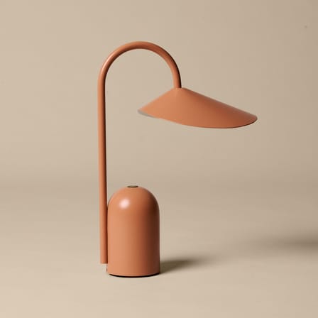 Lampe sans fil rechargeable Arum LED métal orange - Ferm Living