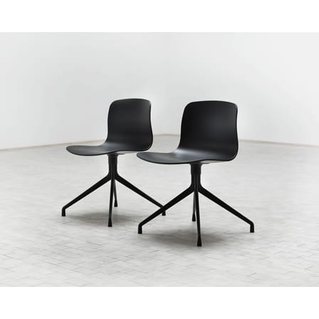 Chaise pivotante About a chair plastique noir - Hay