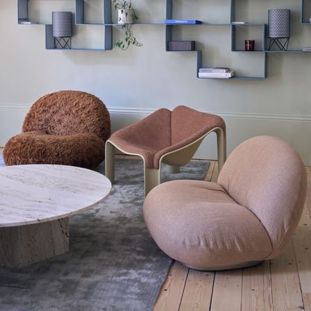 Fauteuil rembourré F300 tissu rose / Pierre Paulin, réédition 1965 - Gubi