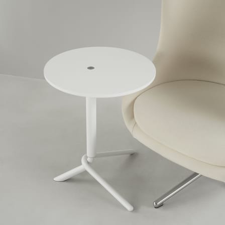 Table d'appoint Lift bois blanc / Hauteur réglable 56,5 à 74 cm - Normann Copenhagen