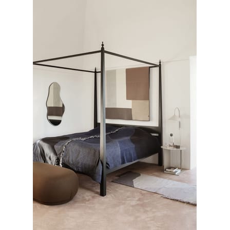 Miroir mural Pond Large or métal / 63,5 x 110 cm - Ferm Living