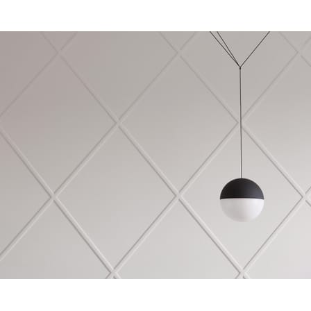 Suspension String Light Sphere métal noir LED / Câble 12 mètres - Sans module électrique - Flos