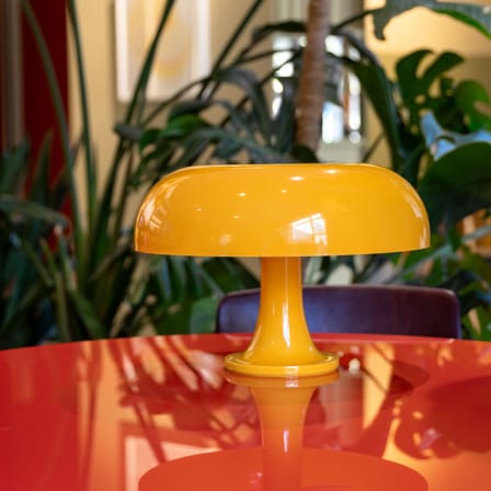 Lampe de table Nessino plastique jaune / Ø 32 x H 23 cm - Réédition 1960s - Artemide