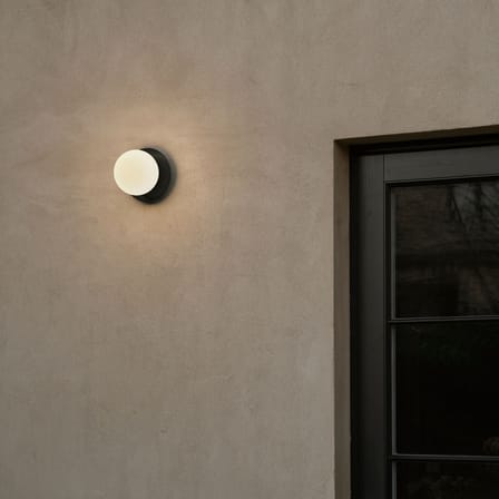 Outdoor-Wandleuchte Liila 1 OUTDOOR metall schwarz / Deckenleuchte - NUURA