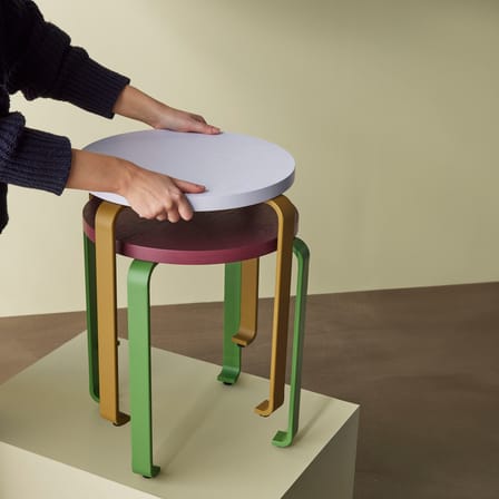 Lot de 2 tabourets empilables Smile bois violet - HÜBSCH