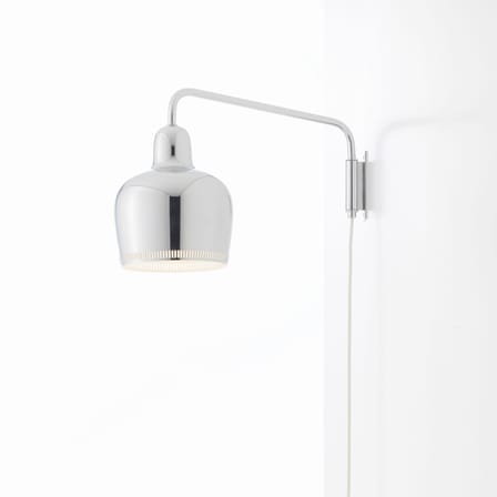 Applique avec prise Golden Bell A330S métal argent / Alvar Aalto, 1937 - Bras pivotant - ARTEK