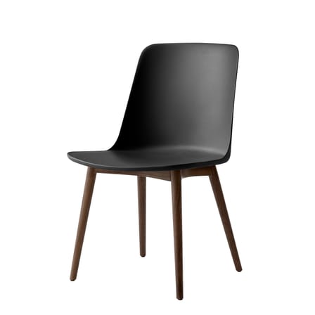 Chaise Rely HW71 plastique noir bois naturel / Plastique recyclé & pieds bois - &tradition