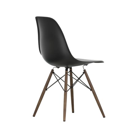 Chaise RE DSW - Eames Plastic Side Chair plastique noir / (1950) - Pieds bois foncé / Recyclé - Vitra