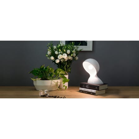 Lampe de table Dalù noir / Vico Magistretti, 1969 - Artemide