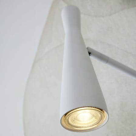 Applique avec prise Bordeaux métal blanc / Orientable - It's about Romi