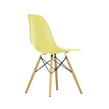 Chaise RE DSW - Eames Plastic Side Chair plastique jaune / (1950) - Pieds bois clair / Recyclé - Vitra