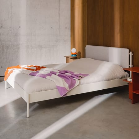 Lit double Eton / Avec tête de lit - Pour matelas 140 x 200 cm - Sommier inclus - NOO.MA