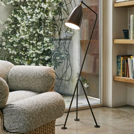 Lampadaire Gräshoppa métal marron / Grossman- Réédition 1947 - Gubi