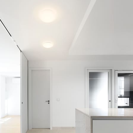 Applique Puck LED verre blanc / Plafonnier - Ø 27 cm - Vibia