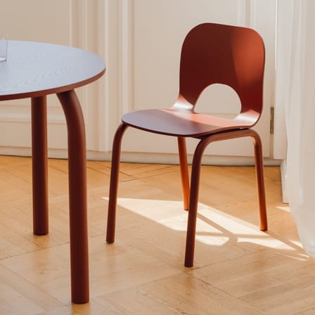 Table ronde Meko bois rouge / Ø 100 cm - 2 à 4 personnes - NOO.MA