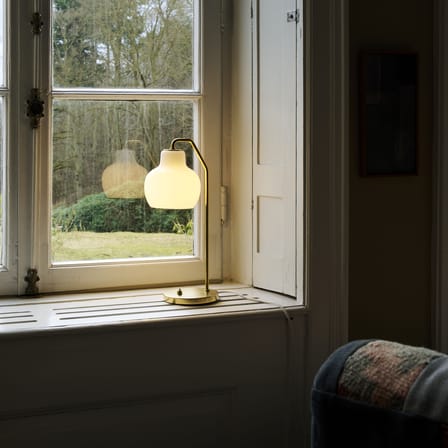 VL Ring Crown Table lamp glass white / Reissue 1940 - Louis Poulsen