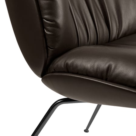 Fauteuil bas Beetle Soft cuir marron - Gubi