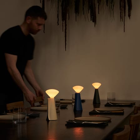 Lampe sans fil rechargeable Mantle métal noir / Ø 8 x H 18 cm - TALA