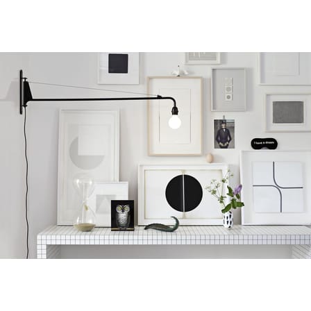 Applique avec prise Petite Potence métal rouge / Jean Prouvé (1947) - L 104 cm - Vitra