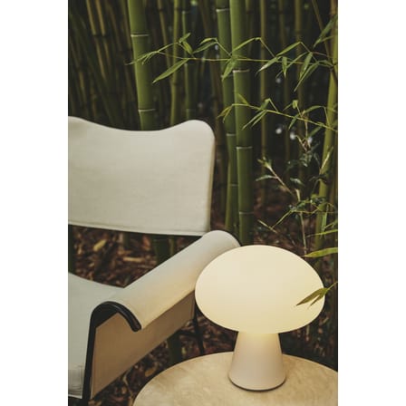Obello LED Wireless rechargeable outdoor lamp glass white / Bill Curry, 1971 - Hand-blown glass - Gubi