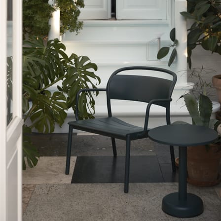 Fauteuil bas Linear Lounge métal vert - Muuto