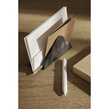 Porte-courrier Yama métal noir / Aluminium recyclé - L 16.5 x H 9.5 cm - Ferm Living