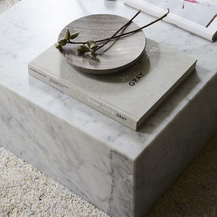 Table basse Plinth Low pierre blanc / Marbre - 100 x 60 cm x H 27 cm / Seconde vie - Audo Copenhagen