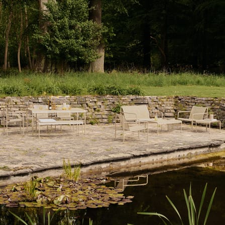 Banc avec dossier Dapple Lounge métal beige / L 131 cm - 2 places - Ferm Living