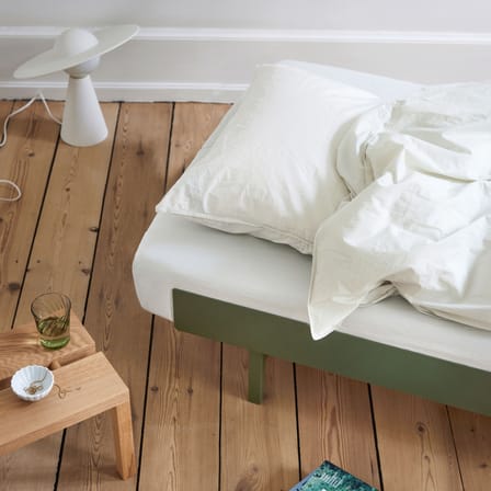 Mitwachsendes Kinderbett  metall grün mit Tisch für die Nacht / Für Matratzen 90 x 180 bis 210 cm - MOEBE