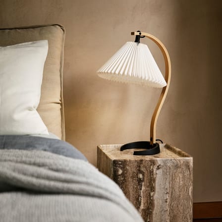 Lampe de table Timberline tissu blanc / Réédition 1970s - Gubi