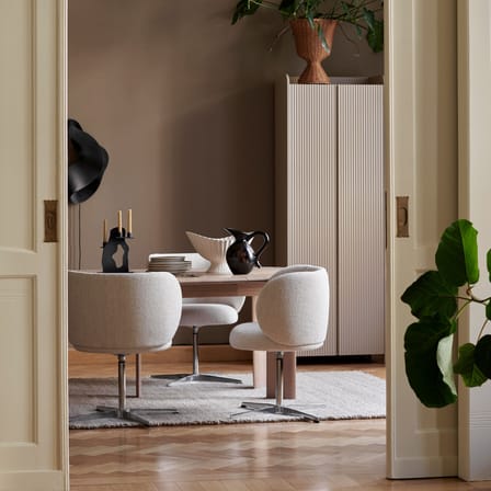 Fauteuil pivotant Rico tissu blanc / Tissu bouclé - Ferm Living