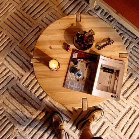 Table basse Tuck bois naturel / Plateau haut - Ø 70 cm - KARUP
