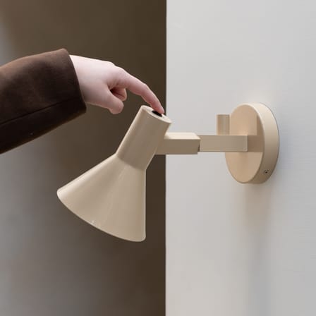 Applique avec prise Stavanger / Orientable - It's about Romi
