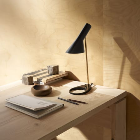 AJ Mini Table lamp metal black / H 43 cm - Swivel / Arne Jacobsen, 1957 - Louis Poulsen