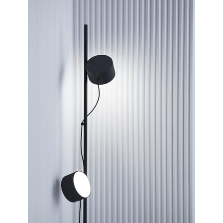 Lampadaire Post métal noir / LED - 2 spots aimantés orientables - Muuto