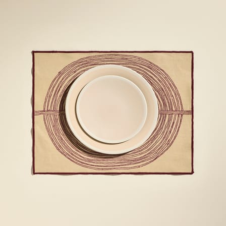 Set de table Mirage rouge / 45 x 35 cm - Brodé main - Maison Sarah Lavoine
