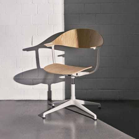 Fauteuil pivotant Mynt / Chêne - Vitra