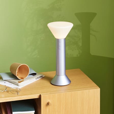 Lampe sans fil rechargeable Flash LED métal violet - HÜBSCH
