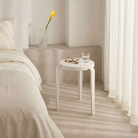 Tabouret empilable Lou Chroma bois blanc / Bois éco-certifié - TIPTOE