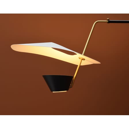Applique avec prise G25 blanc or métal / Potence - Réédition 1951, Pierre Guariche - SAMMODE STUDIO